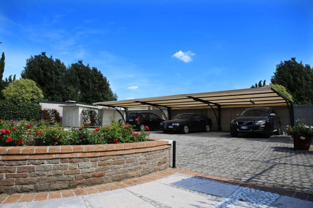 Villa Tiziano Residence Rosa Exterior photo