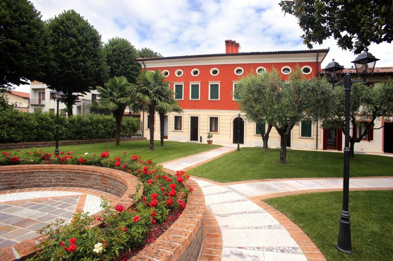 Villa Tiziano Residence Rosa Exterior photo